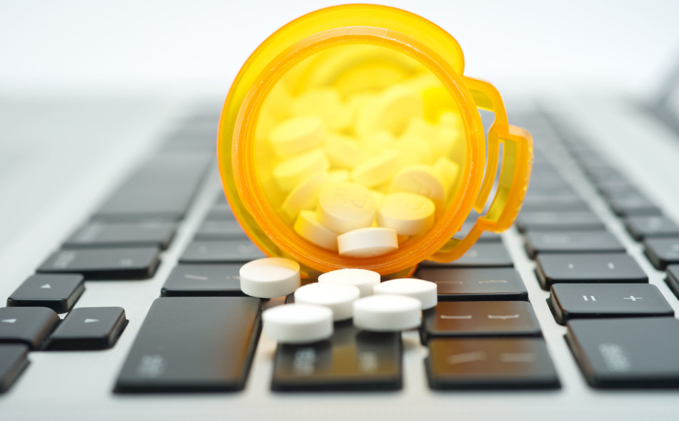 Pros and Cons of Buying Medicines Online